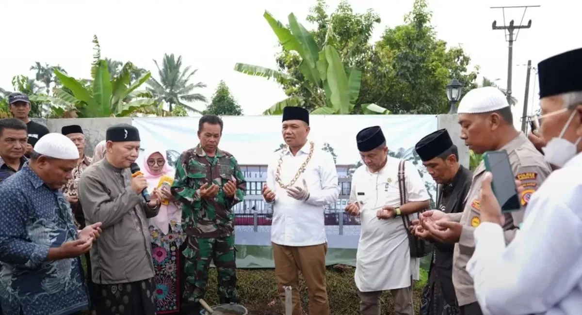 GDI Leuwisari resmi dibangun! Wakil Bupati Tasikmalaya sebut proyek ini sebagai investasi SDM dan pusat ukhuwah islamiyah bagi warga Leuwisari. (Dok. Prokopim)