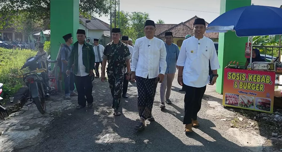 Wakil Bupati Tasikmalaya H. Asep Sopari Al Ayubi menghadiri kegiatan Halal Bihalal di Gedung MWCNU Jamanis pada Minggu, 26 April 2026. (Dok. Prokopim )