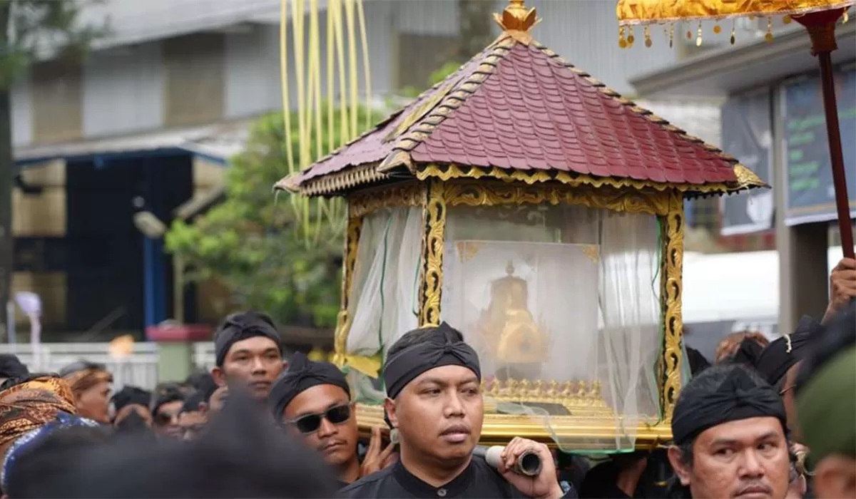 Gubernur Jawa Barat, Dedi Mulyadi, dijadwalkan hadir langsung dalam rangkaian Kirab Mahkota Binokasih di Kabupaten Tasikmalaya pada Senin (4/5/2026). (Dok. Humas Jabar)