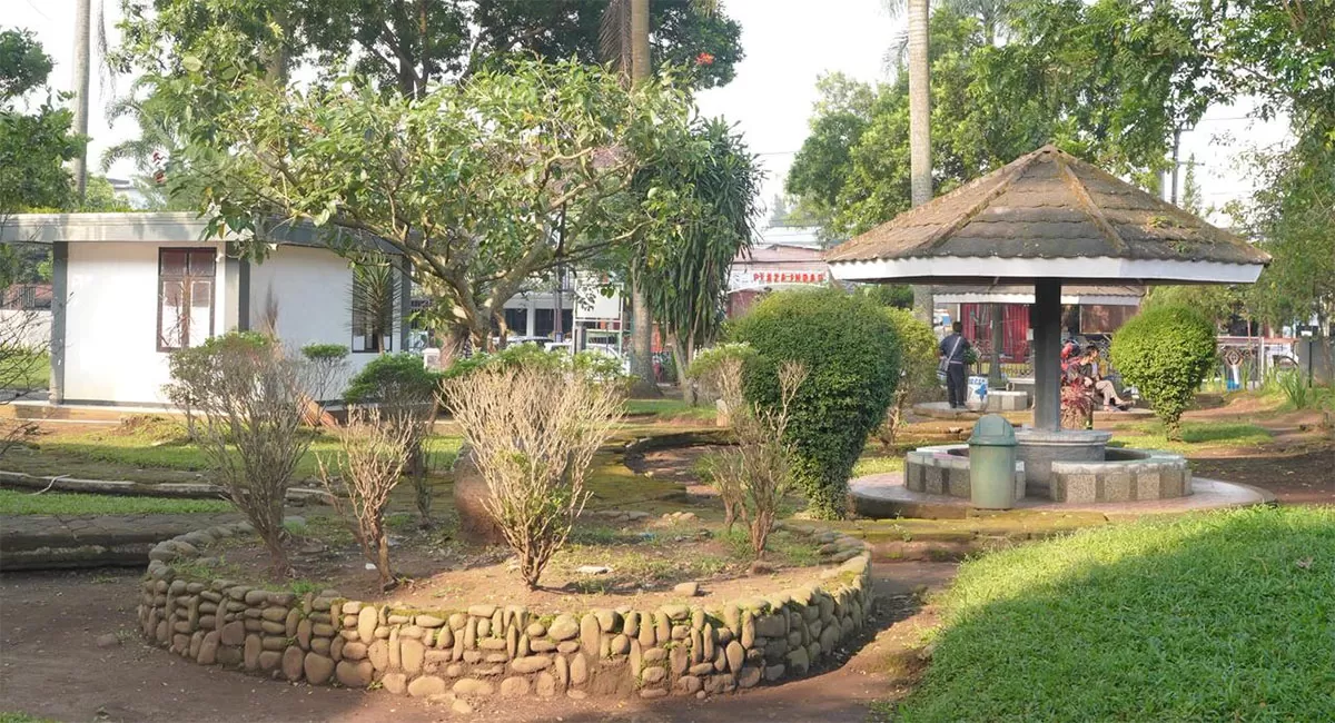 Kawal penataan kawasan Pemda, Wakil Bupati Putri Karlina ingatkan komitmen pemerintah sediakan ruang layak bagi pedagang dan berantas parkir liar. (Dok. Kominfo Garut)