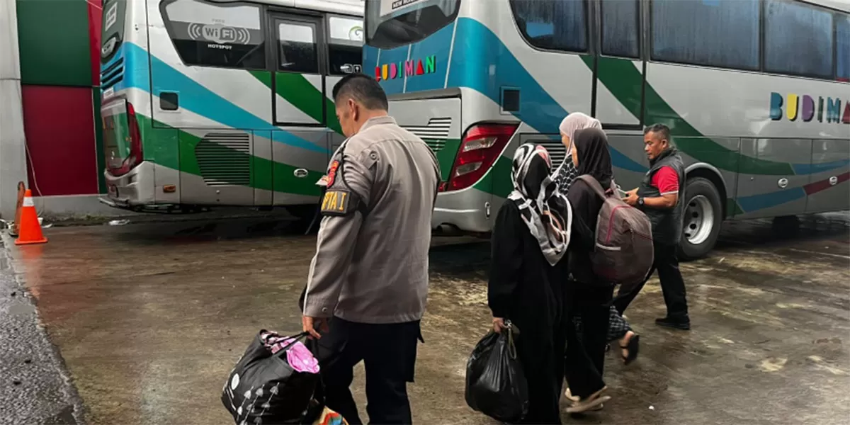 Tergiur dijanjikan pekerjaan, perempuan asal Tasikmalaya yang sempat hilang di Jakarta akhirnya dijemput aman oleh tim Polres Tasikmalaya Kota. (Dok. AMS)