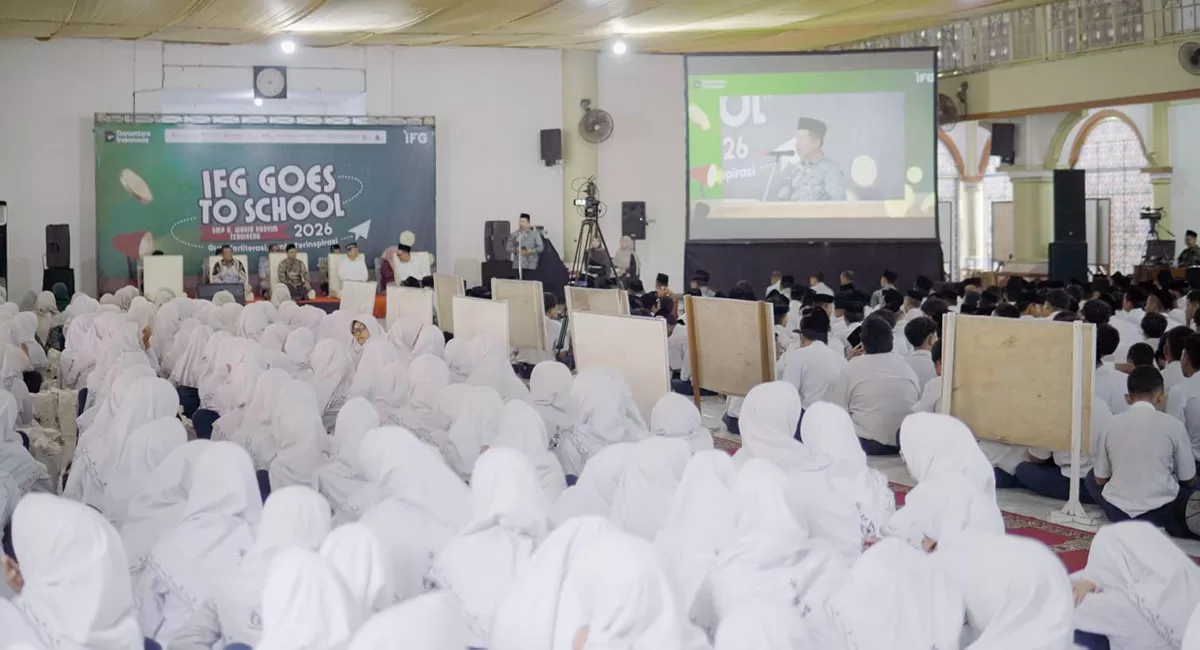 Program IFG Goes to School 2026 edukasi santri Tebuireng Jombang soal bahaya pinjol dan pentingnya pola hidup produktif lewat keuangan syariah. (Dok. IFG)