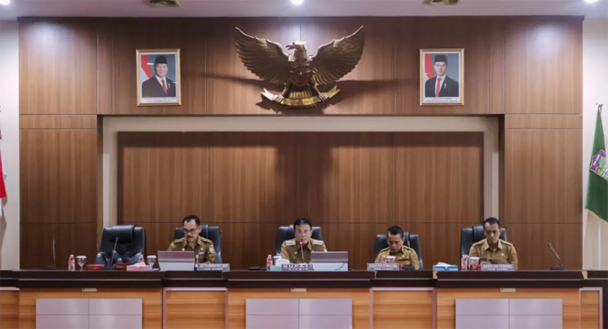 Bupati Herdiat Sunarya pimpin rakor kesiapan Idul Adha 1447 Hijriah, pastikan stok kebutuhan hewan kurban mandiri di Kabupaten Ciamis aman dan sehat, Senin (18/05/2026). (Dok. Diskominfo Ciamis)