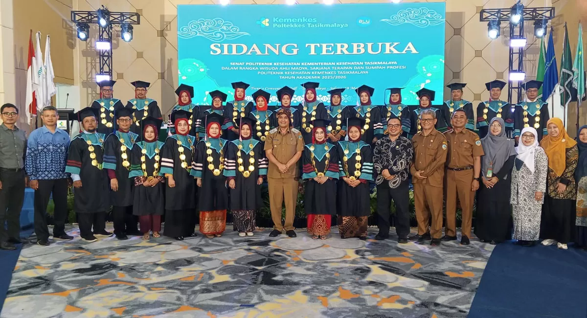 Cetak tenaga kesehatan berkualitas! Poltekkes Kemenkes Tasikmalaya sukses melantik 272 wisudawan di Gedung Twin's Convention Hall, Kecamatan Tamansari Kota Tasikmalaya, Selasa (19/5/2026). (Dok. AMS)