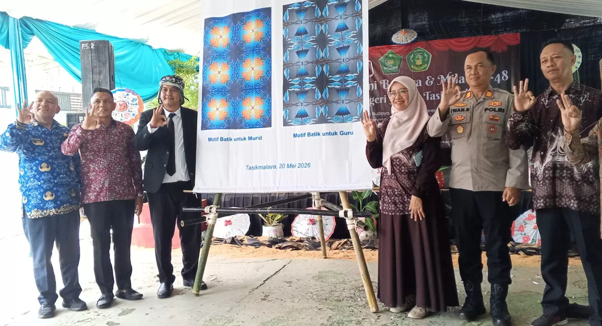 Plh Wali Kota Tasikmalaya Diky Chandra saat menghadiri kegiatan Festival Seni Budaya sekaligus menyaksikan rilis batik tulis dalam rangka memperingati Milad ke-48 MTsN 3 Kota Tasikmalaya di era digital pada Rabu (20/05/2026). (Dok. AMS)