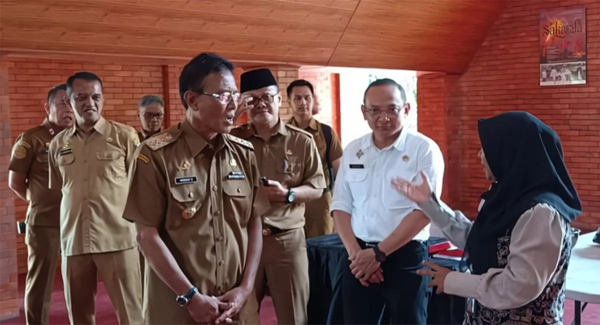 Bupati Ciamis Herdiat Sunarya memantau agenda Kurasi Chef Halal di Aula Wretikandayun, Pusat Budaya Karangkamulyan pada Selasa (19/5/2026). (Dok. Prokopim Ciamis)
