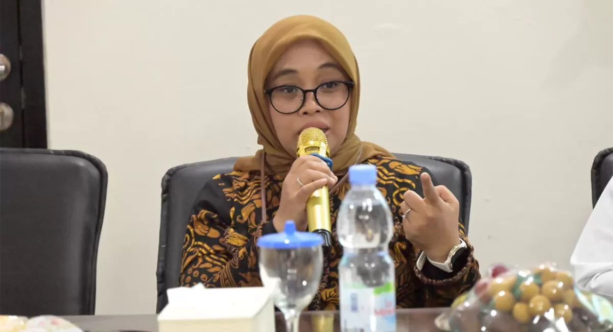Kepala OJK Tasikmalaya Nofa Hermawati mendorong Program BEREHAN di Priangan Timur untuk menghubungkan ASN dan peternak lokal melalui tabungan kurban. (Dok. AMS)