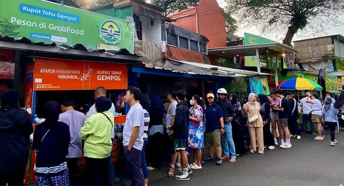 Kupat Tahu Gempol menjadi salah satu destinasi wisata kuliner legendaris di Bandung, cita rasa khasnya tetap menjadi favorit lintas generasi. (Instagram/kupattahugempol)