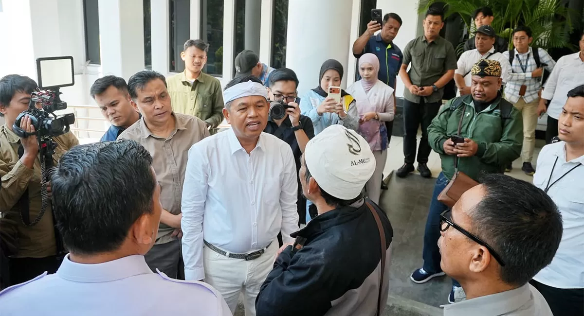 SPMB Jawa Barat 2026 masih berlanjut. Dedi Mulyadi meminta orang tua tenang karena penerimaan siswa baru masih berlangsung. (Dok. Humas Jabar)