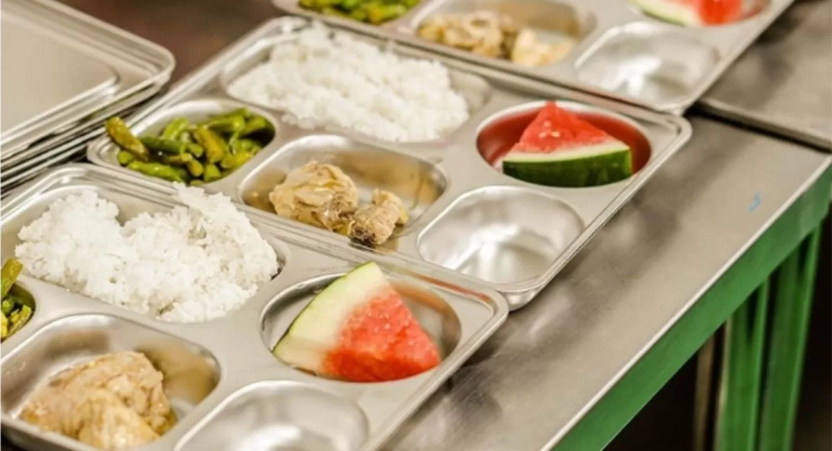 Refocusing MBG 2027 dikaji BGN. Siswa SMA berpotensi tidak lagi menerima Makan Bergizi Gratis agar program lebih tepat sasaran. (Dok. BGN)