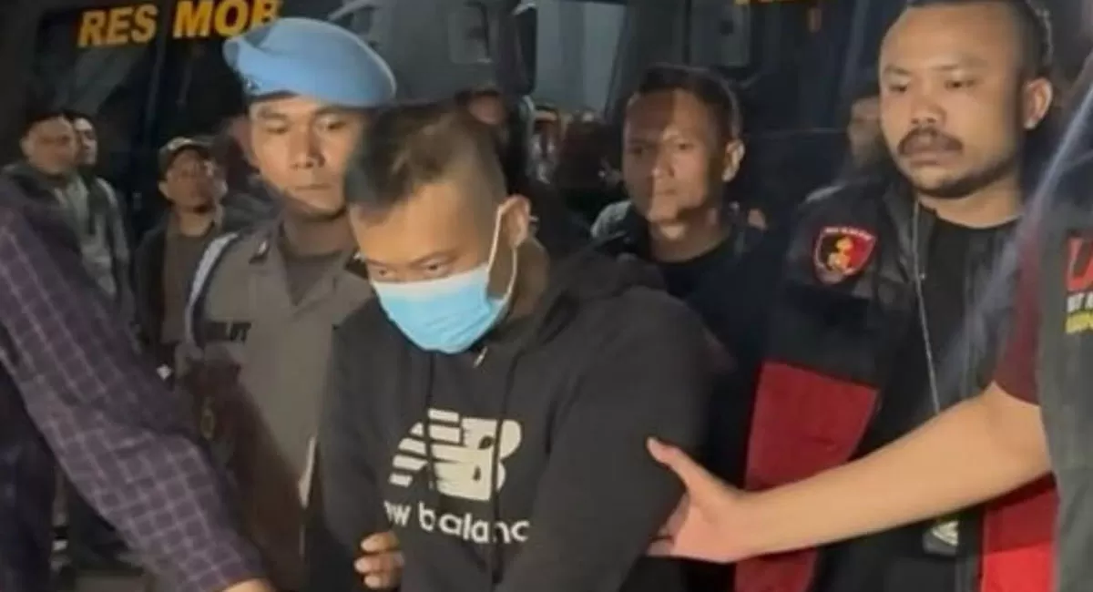 Taufik Hidayat ditangkap di wilayah Majalaya, Bandung usai transaksi belanja terdeteksi polisi. Pelarian tersangka akhirnya berakhir di Majalaya.  (Instagram/humaspoldajabar)