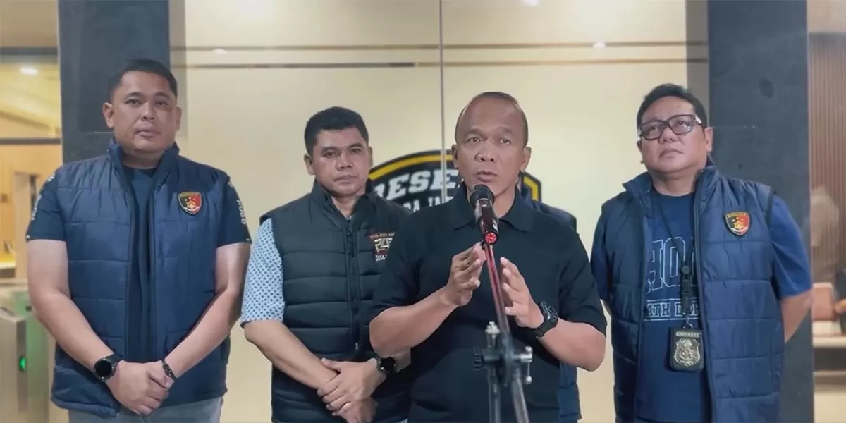Kapolda Jabar beserta jajarannya. Foto ilustrasi - kasus Taufik Hidayat memasuki tahap prarekonstruksi. Polisi mendalami empat TKP dan membuka peluang adanya tersangka baru. (Dok. Polda Jabar)