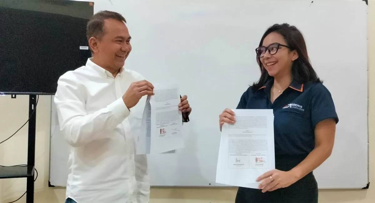 Chief Executive Officer PT Promedia Teknologi Indonesia, Agus Sulistriyono bersama CEO Manava Collective sepakat berkolaborasi memperluas pemberdayaan masyarakat melalui pelatihan vokasi, CSR, dan publikasi sosial. (Dok. Promedia)
