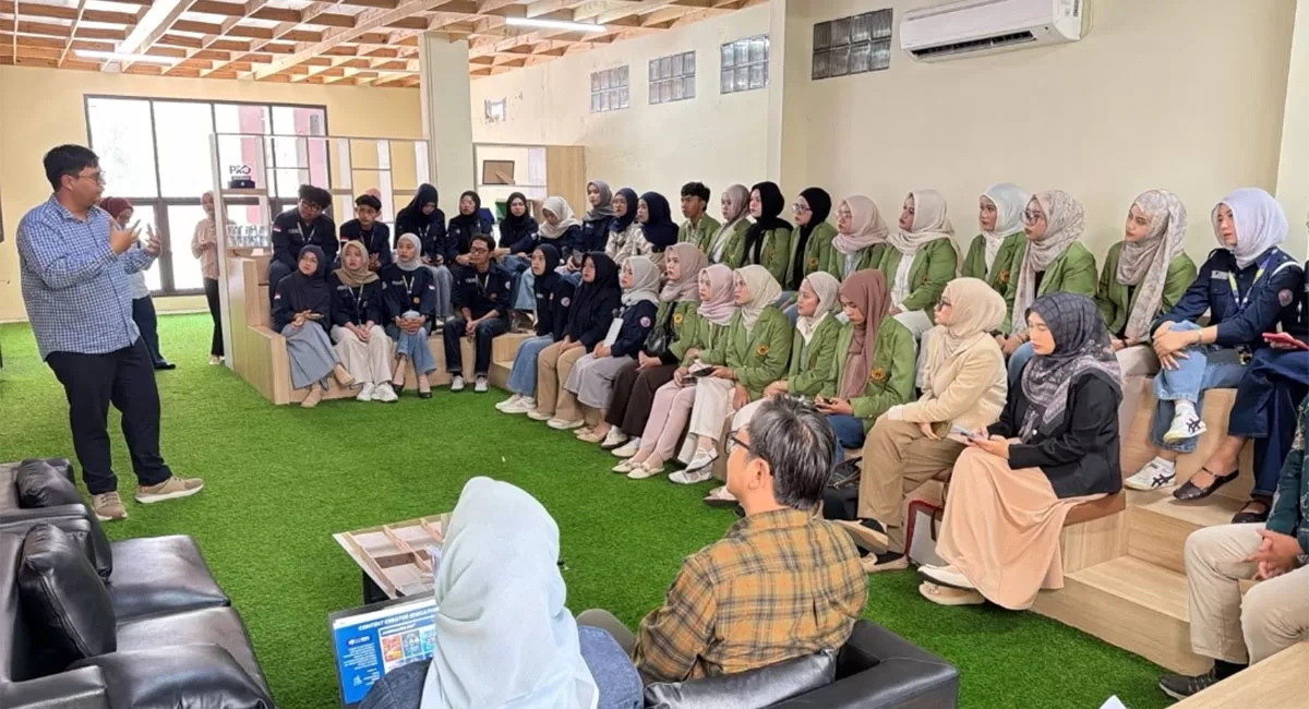 Mahasiswa Universitas Djuanda Bogor mengikuti industry visit ke Promedia Group untuk mengenal ekosistem media lokal dan industri digital. (Dok. Promedia)
