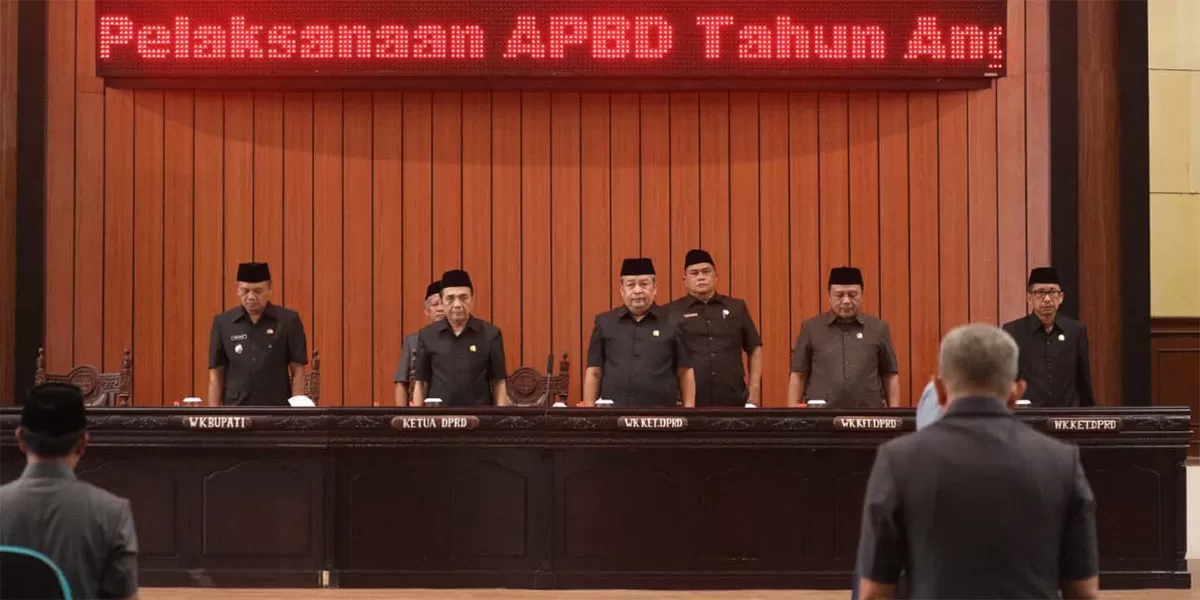 Rapat paripurna DPRD Kabupaten Tasikmalaya tentang Rancangan Peraturan Daerah tentang Pertanggungjawaban Pelaksanaan APBD Tahun Anggaran 2025 dan pergantian AKD. (Dok. DFK)