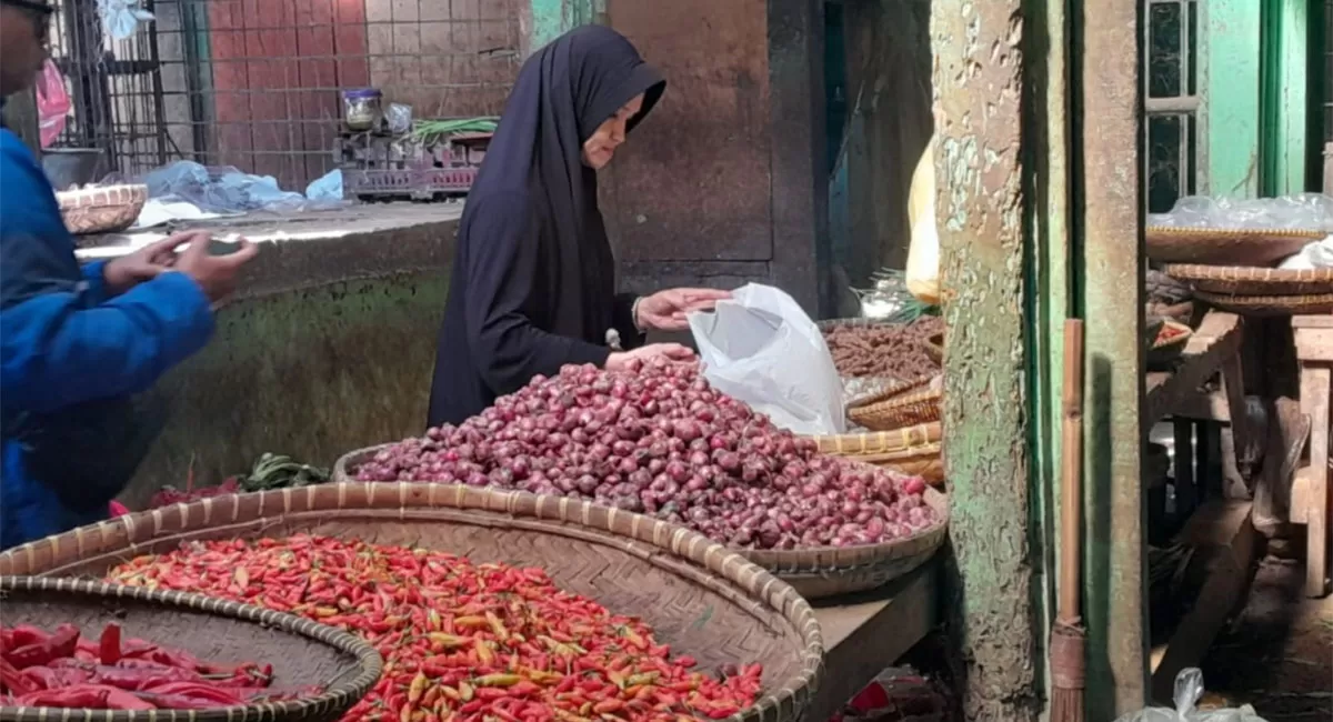 Foto ilustrasi -&nbsp;Sejumlah harga bahan pokok di pasar tradisional Kota Tasikmalaya mengalami penurunan. Kondisi tersebut turut menahan laju inflasi Kota Tasikmalaya pada Juni 2026. (Dok. AMS)
