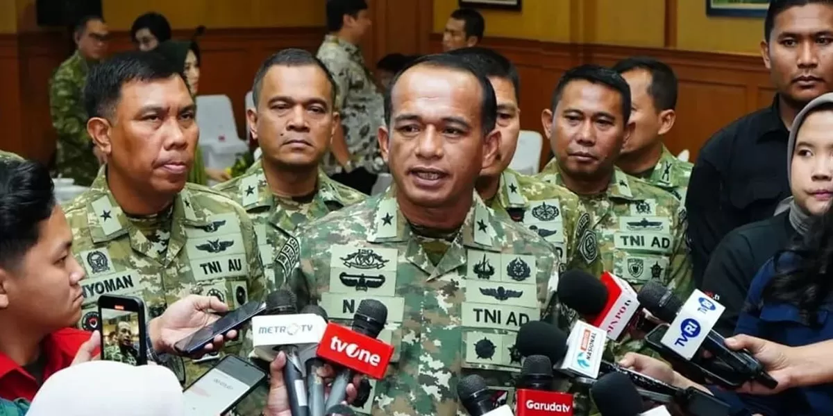 Rumah Jampidsus Febrie Adriansyah dijaga TNI. Kapuspen memastikan pengamanan sesuai aturan dan tidak terkait penggeledahan Polri. (Instagram/puspentni)