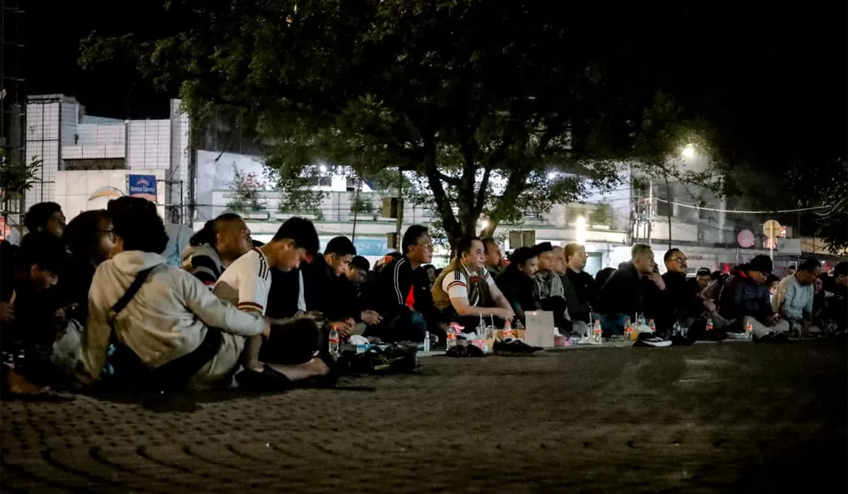 Nobar Piala Dunia 2026 di Ciamis, Rabu dini hari, 15 Juli 2026, dipadati warga. Herdiat Sunarya menilai kegiatan ini ikut menggerakkan UMKM dan ekonomi lokal. (Dok. Diskominfo Ciamis)