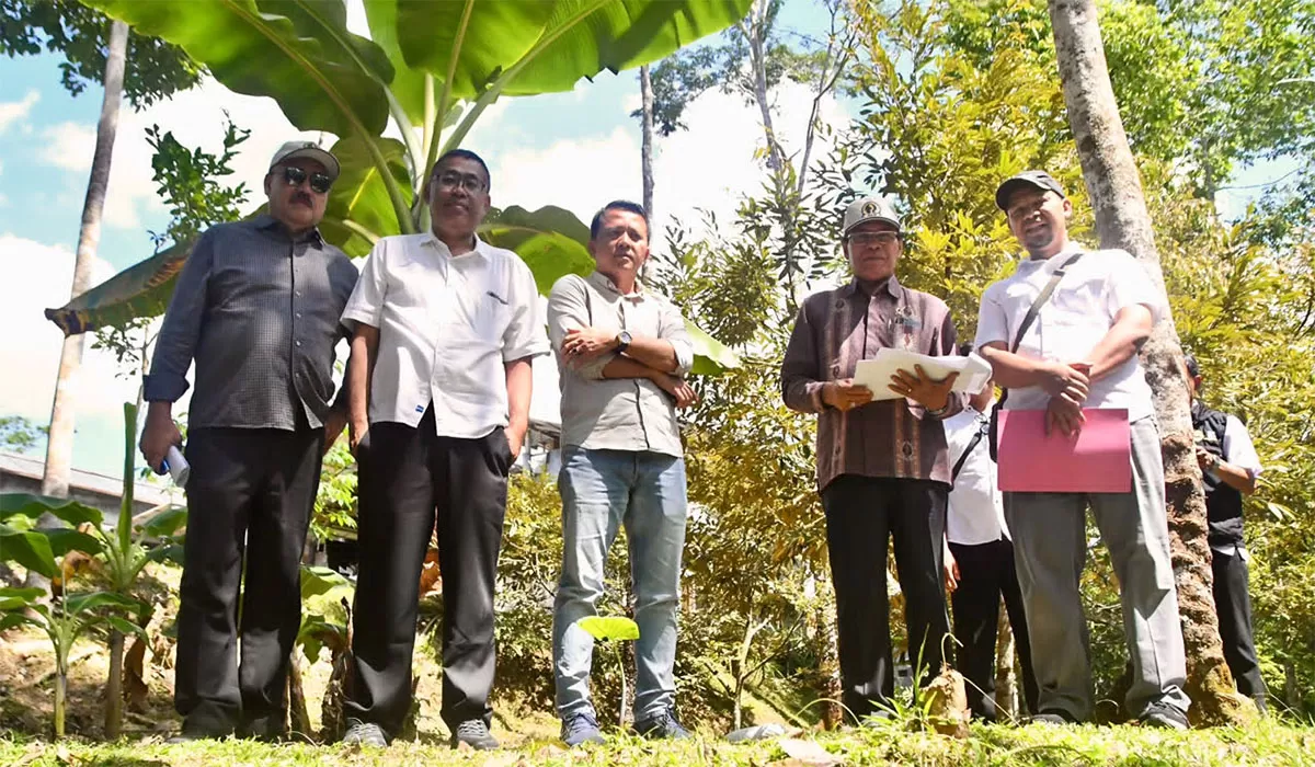 Komisi IV DPRD Kabupaten Tasikmalaya, meninjau proses pembangunan daerah irigasi (DI) Biuk pada wilayah kerja UPTD PSDA wilayah sungai Ciwulan-Cilaki, Rabu (8/7/2026). (Dok. DFK)