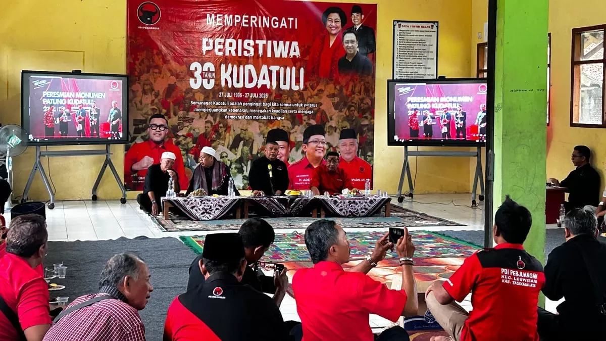 DPC PDI Perjuangan Kabupaten Tasikmalaya memperingati 30 tahun Peristiwa Kudatuli dengan menggelar refleksi sejarah dan doa bersama di Pondok Pesantren Riyadluttauhid, Kecamatan Padakembang, Kabupaten Tasikmalaya, Senin (27/7/2026) petang. (Dok. DFK)