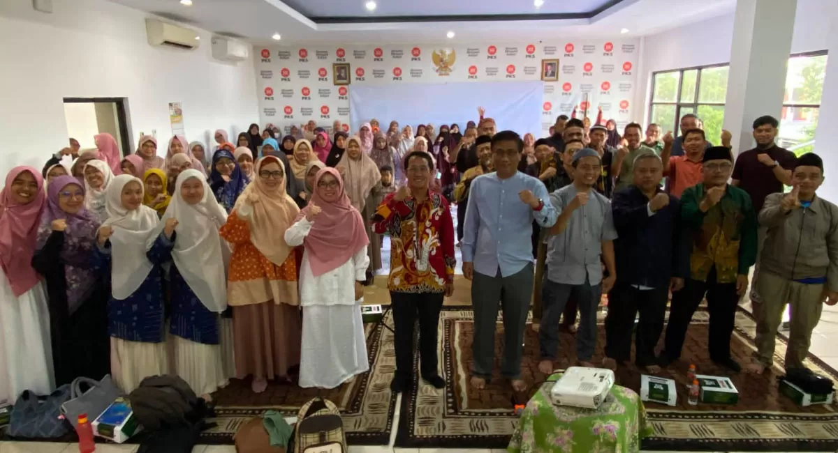 Anggota DPRD Jawa Barat H. Didi Sukardi, S.E., bersama PKS Ciamis mendorong penguatan ketahanan keluarga melalui edukasi pengasuhan anak di Hari Anak Nasional 2026. (Dok. KDS)