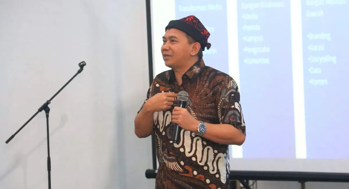 Agus Sulistriyono mengungkap strategi Promedia Grup menghadapi gempuran AI dengan membangun ekosistem digital dan memperkuat kepercayaan publik. (Dok. Promedia)