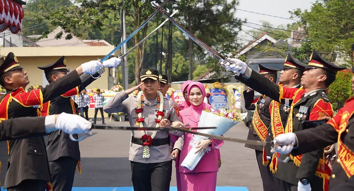 AKBP Andik Eko Siswanto, S.H., S.I.K., M.H. resmi jabat Kapolres Tasikmalaya Kota. Serah terima jabatan digelar di Mako Polres Tasikmalaya Kota, Jumat (31/7/2026) hari ini. (Dok. AMS)