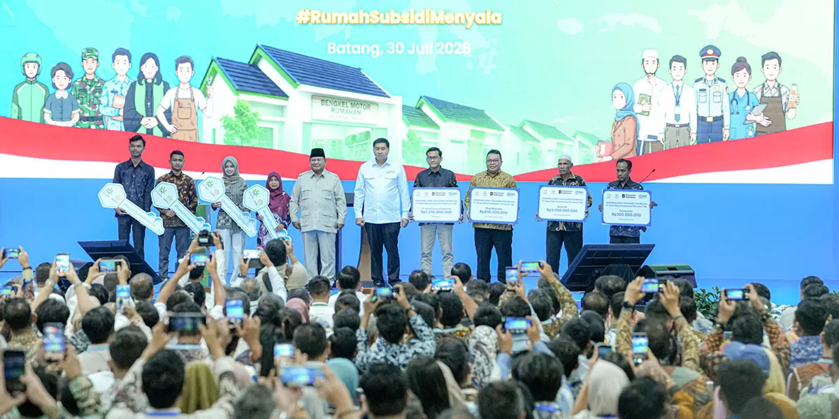 BRI memperkuat dukungan sektor perumahan melalui FLPP dan KPR. Sebanyak 6.059 debitur BRI mengikuti akad massal bersama Presiden Prabowo. (Dok. BRI)