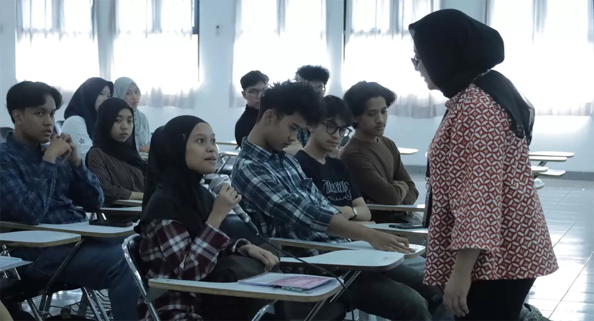 OJK Tasikmalaya bekali mahasiswa Unpad. Literasi keuangan ditekankan supaya mahasiswa bijak mengelola dana dan terhindar dari jerat ilegal sejak dini. (Dok. AMS)