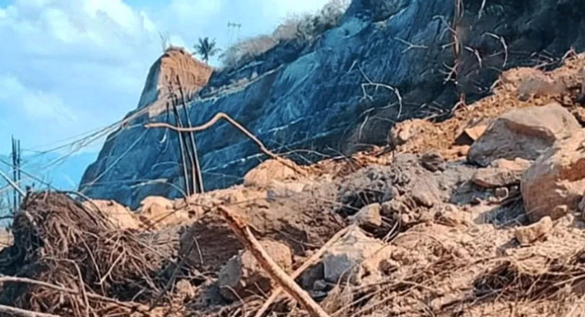 Gempa NTT bermagnitudo 7,7 menewaskan 47 orang dan berdampak pada lima bandara. Jejak gempa besar juga berulang di NTT.   (Instagram/humaskorpsbrimob)