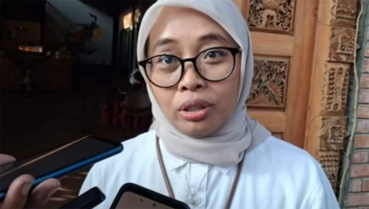 Kepala Otoritas Jasa Keuangan (OJK) Tasikmalaya Nofa Hermawati menyampaikan kondisi kredit perbankan Priangan Timur, Jumat (21/8/2026). (Dok. AMS)