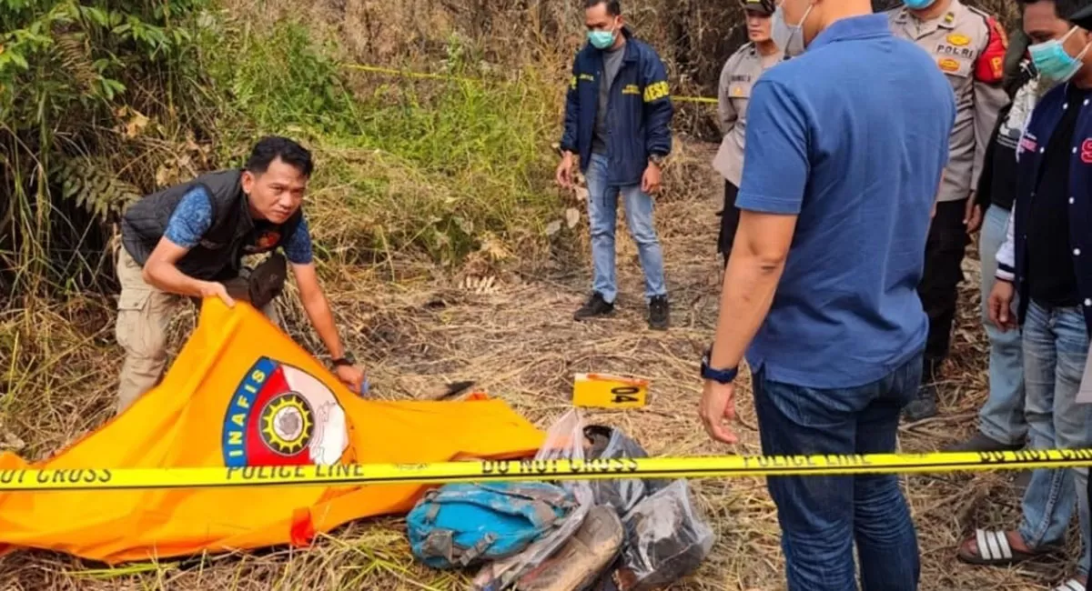 Dua kakak-adik di Banyuasin yang hilang sejak 2021 ditemukan tinggal kerangka. Polisi menangkap dua tersangka dan mengamankan barang bukti. (Divhumas Polri)