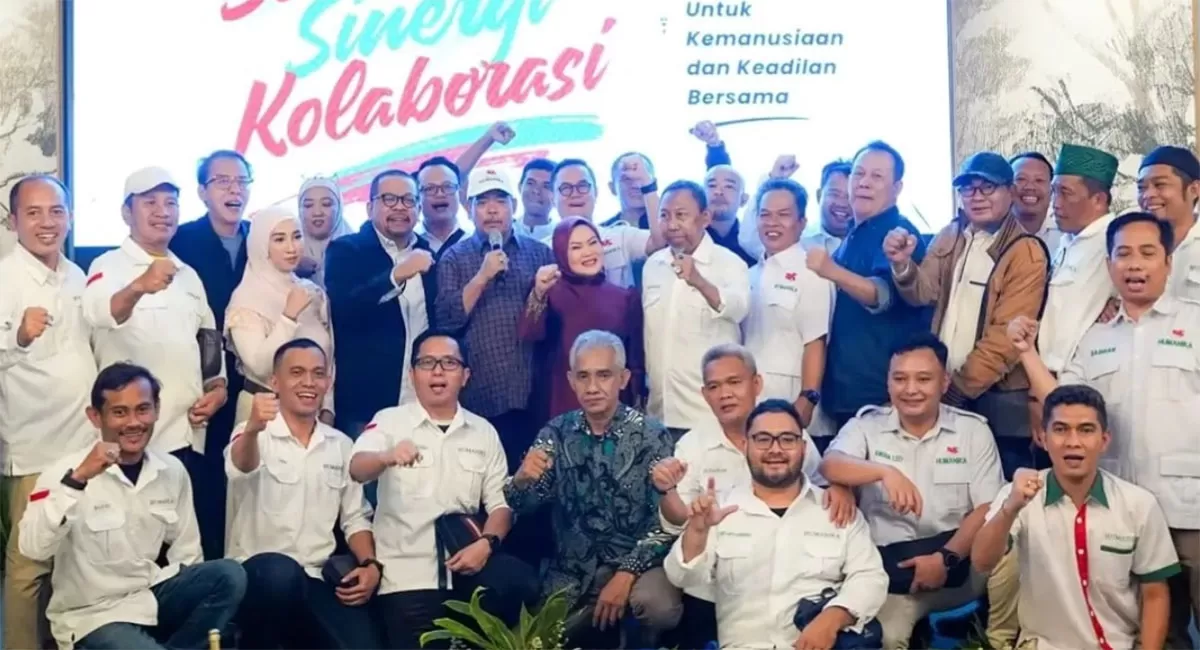 Hamid Basyaib membagikan cerita Bursah Zarnubi dan Melly Zarnubi dalam perjalanan HUMANIKA sejak berdiri pada 1990 hingga kini. (Dok. Bakom RI)