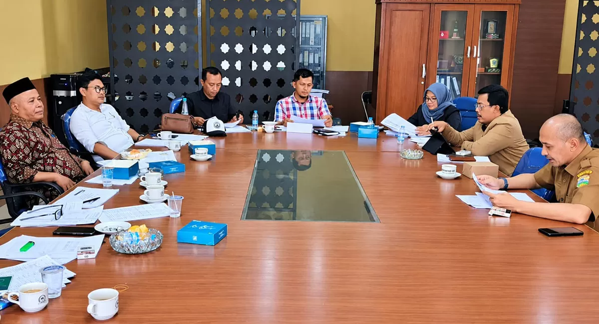 Rapat kerja Pimpinan dan anggota Komisi III DPRD Kabupaten Tasikmalaya bersama DPU-TRPP-LH Kabupaten Tasikmalaya. (Dok. DFK)