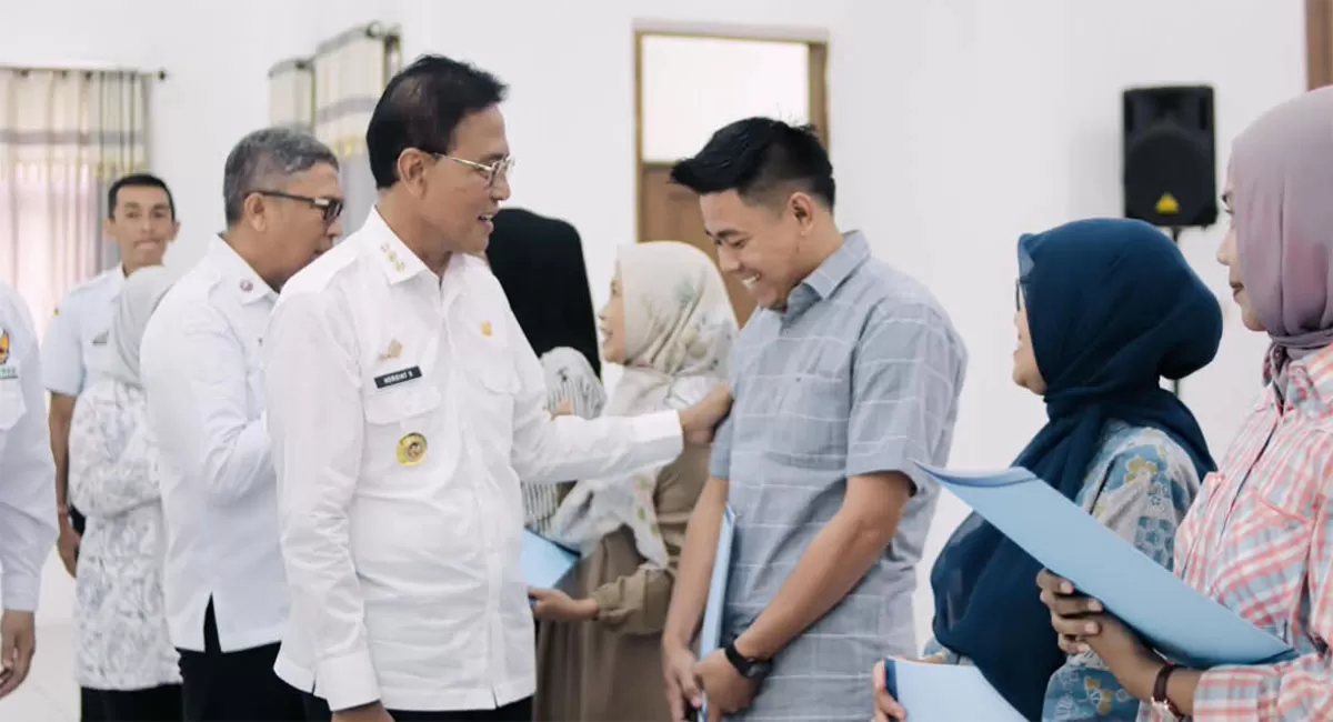 YKI Ciamis menyalurkan santunan kepada 78 pasien kanker dan keluarga di Kabupaten Ciamis. Bupati Herdiat mendorong bantuan berkelanjutan. (Dok. Prokopim Ciamis)