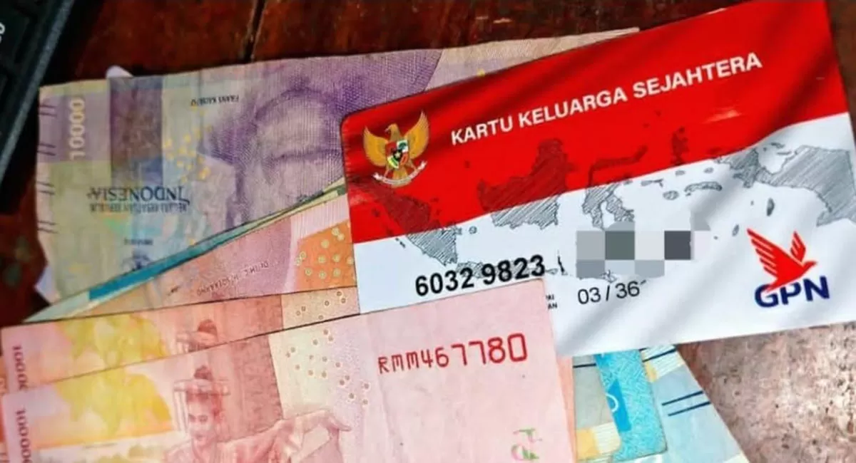 Bansos PKH BPNT tahap 4 ditargetkan cair November 2026. KPM bisa cek jadwal pencairan dan status penerima melalui portal resmi Kemensos. (Threads/riska_amaliasfiansyah)