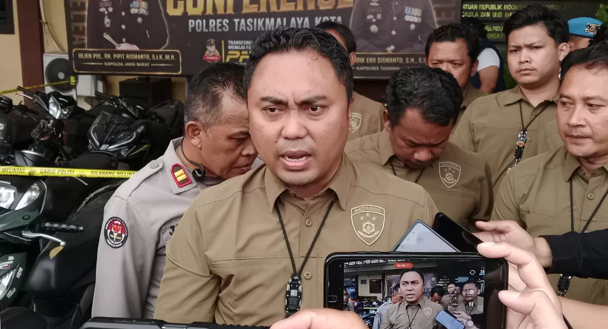 Kasat Reskrim AKP Januar Rangga Fadhela menyampaikan polisi mendalami dugaan bullying di SMAN 3 Kota Tasikmalaya dan tradisi senioritas. (Dok. AMS)