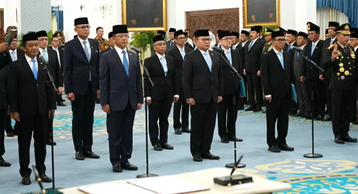 Reshuffle Kabinet Merah Putih 1 Oktober 2026 diwarnai pergantian sejumlah posisi strategis. Prabowo melantik 18 pejabat, termasuk Kapolri baru. (Youtube/Sekretariat Presiden)