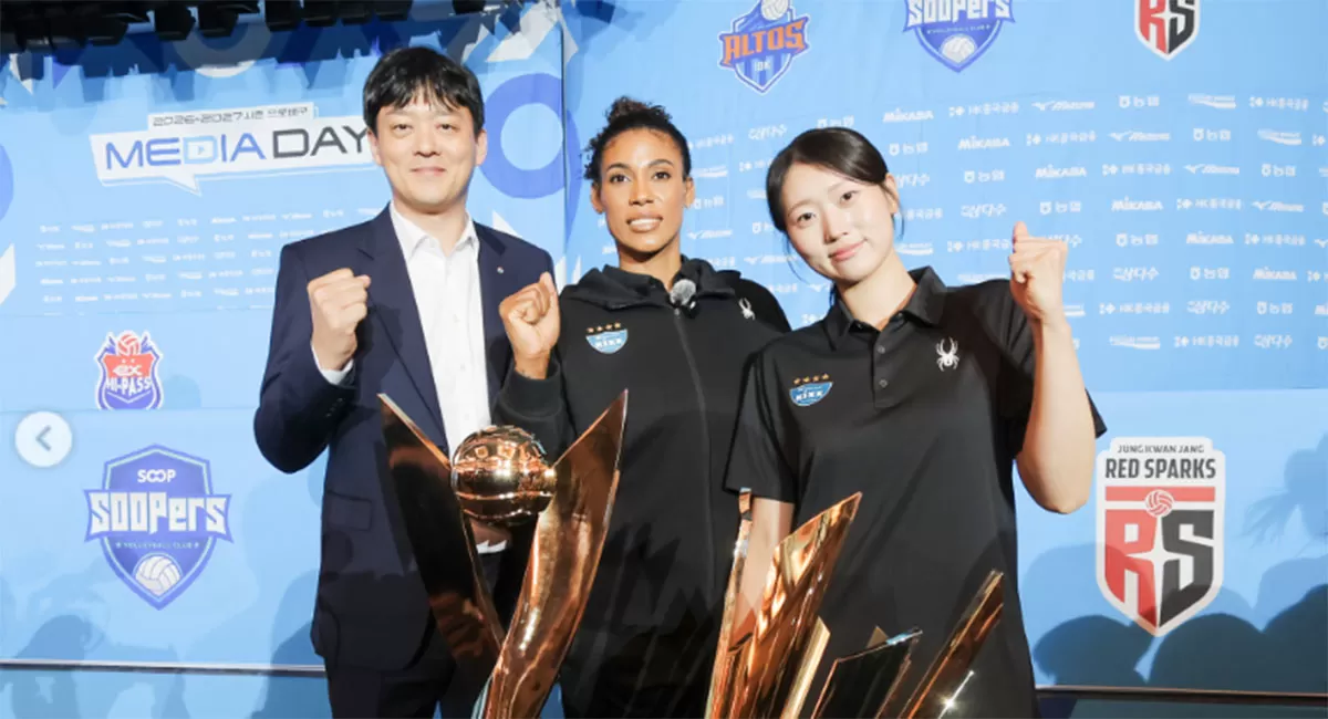 Pelatih GS Caltex, Lee Young-taek Bersama tim membidik gelar juara beruntun di Liga Voli Korea 2026-2027, di acara media day pada 7 Oktober 2026 (Instagram/gscaltexkixx)