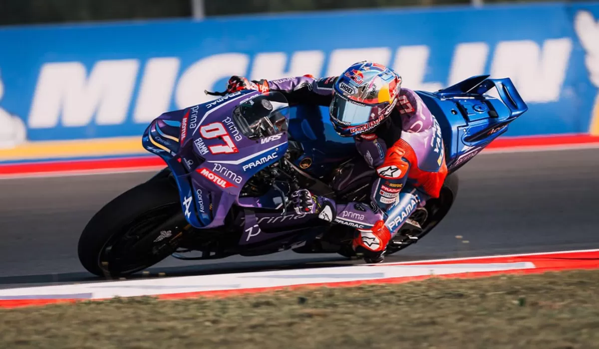 Toprak Razgatlioglu mengalami crash di Tikungan 13 Sirkuit Mandalika saat latihan MotoGP Indonesia 2026, dengan bahu kanan dilaporkan dislokasi. (instagram Toprak Razgatlioglu)