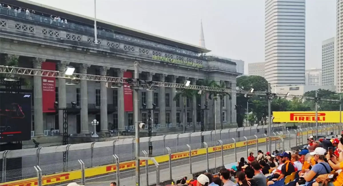 F1 Singapura 2026 tetap digelar di Marina Bay di tengah kabut asap karhutla, sementara hujan deras sempat menunda Sprint F1 Singapura. (Threads/andre***)