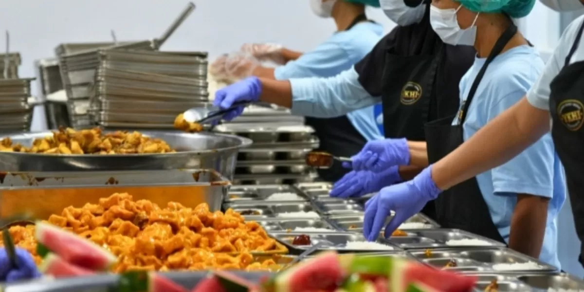BGN mengingatkan calon mitra MBG agar waspada terhadap penipuan pembukaan dapur SPPG. Pelaku mengaku petugas dan meminta sejumlah uang. (Dok. BGN)