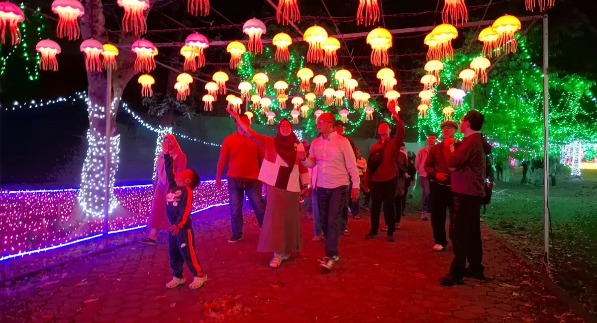 Wali Kota Tasikmalaya Viman Alfarizi Ramadhan membuka Lumiland di Taman Dadaha pada 9 Oktober 2026. Festival ini menghadirkan 5 juta lampu LED. (Dok. AMS)