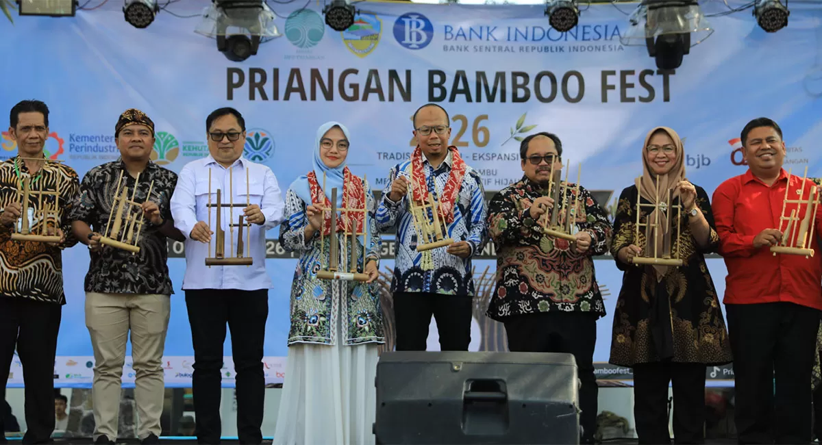 Viman Alfarizi Ramadhan mendorong Priangan Bamboo Fest 2026 menjadi ruang promosi UMKM dan pengembangan kriya bambu di Kota Tasikmalaya. (Dok. Kominfo Kota Tasikmalaya)