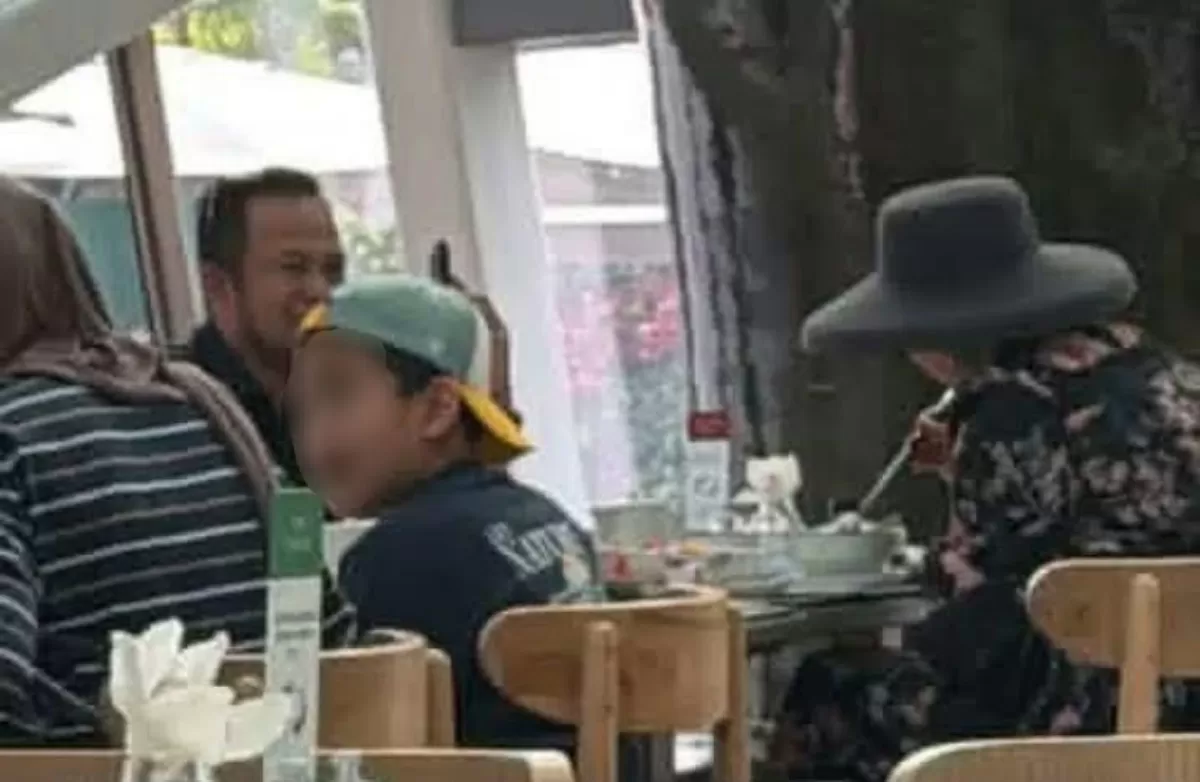 Kemendagri menjelaskan izin Rudy Mas'ud ke Singapura untuk pemeriksaan kesehatan setelah perjalanannya disorot di tengah penanganan karhutla Kaltim. (Threads/widodh01)