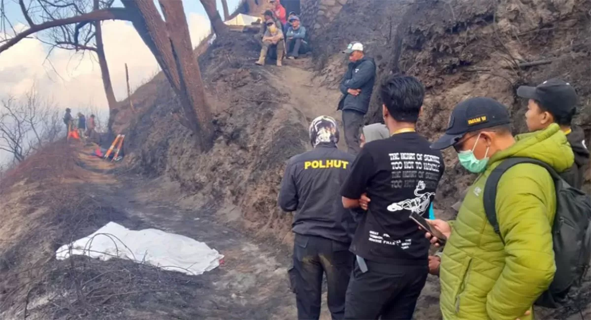 Karhutla Bromo menelan empat korban jiwa dan menyebabkan dua orang luka bakar serius setelah tim pemadam terjebak kobaran api di Probolinggo. (Threads/kosongsatuid)