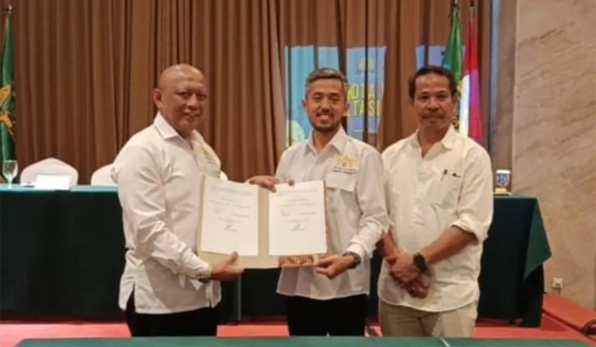 Polemik Mukota V KADIN Kota Tasikmalaya 2026 berlanjut setelah Mohamad Abdul Karim memilih bungkam saat dimintai klarifikasi soal keabsahan kepengurusan. (Dok. AMS)
