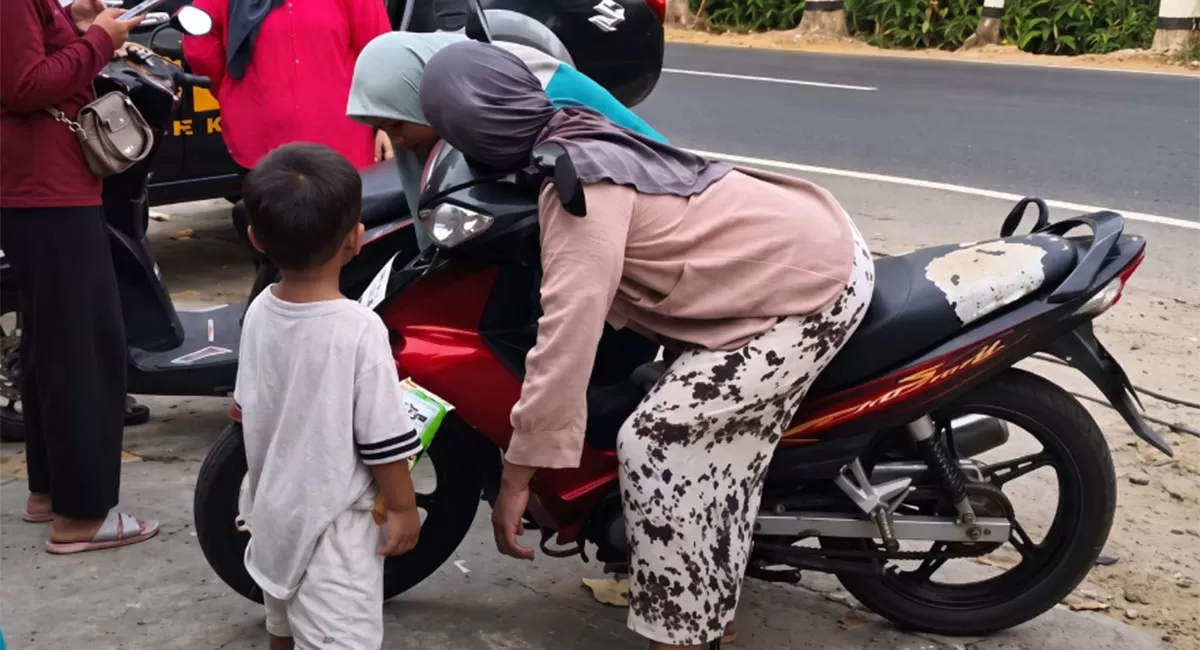 Lu'luatun Nikmah, warga Slahung, Ponorogo, meninggal saat hendak membeli obat pada 17 Oktober 2026 dan meninggalkan empat anak yang masih kecil. (Tangkapan layar Instagram)