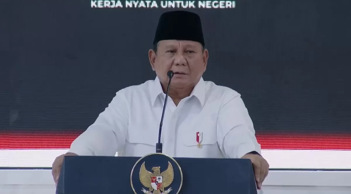 Prabowo Subianto menegaskan izin perusahaan pelaku karhutla akan dicabut jika terbukti melanggar hukum. Ia menyebut pembakaran hutan sebagai terorisme lingkungan. (Tangkapan layar YouTube Sekretariat Presiden)