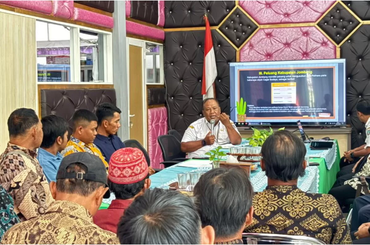Disdikbud Jombang melalui Pamong Budaya, Anom Antono, melaksanakan kegiatan pembinaan bagi juru pelihara cagar budaya (Disdikbud Jombang)